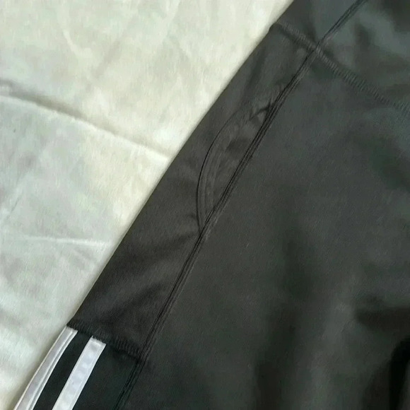 Adidas Aeroready black leggings with white stripes size small - Picture 3 of 6